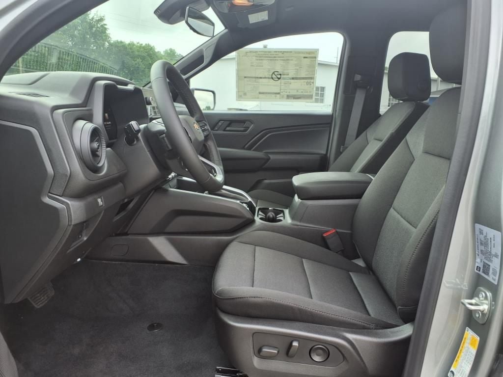 2025 Chevrolet Colorado WT/LT